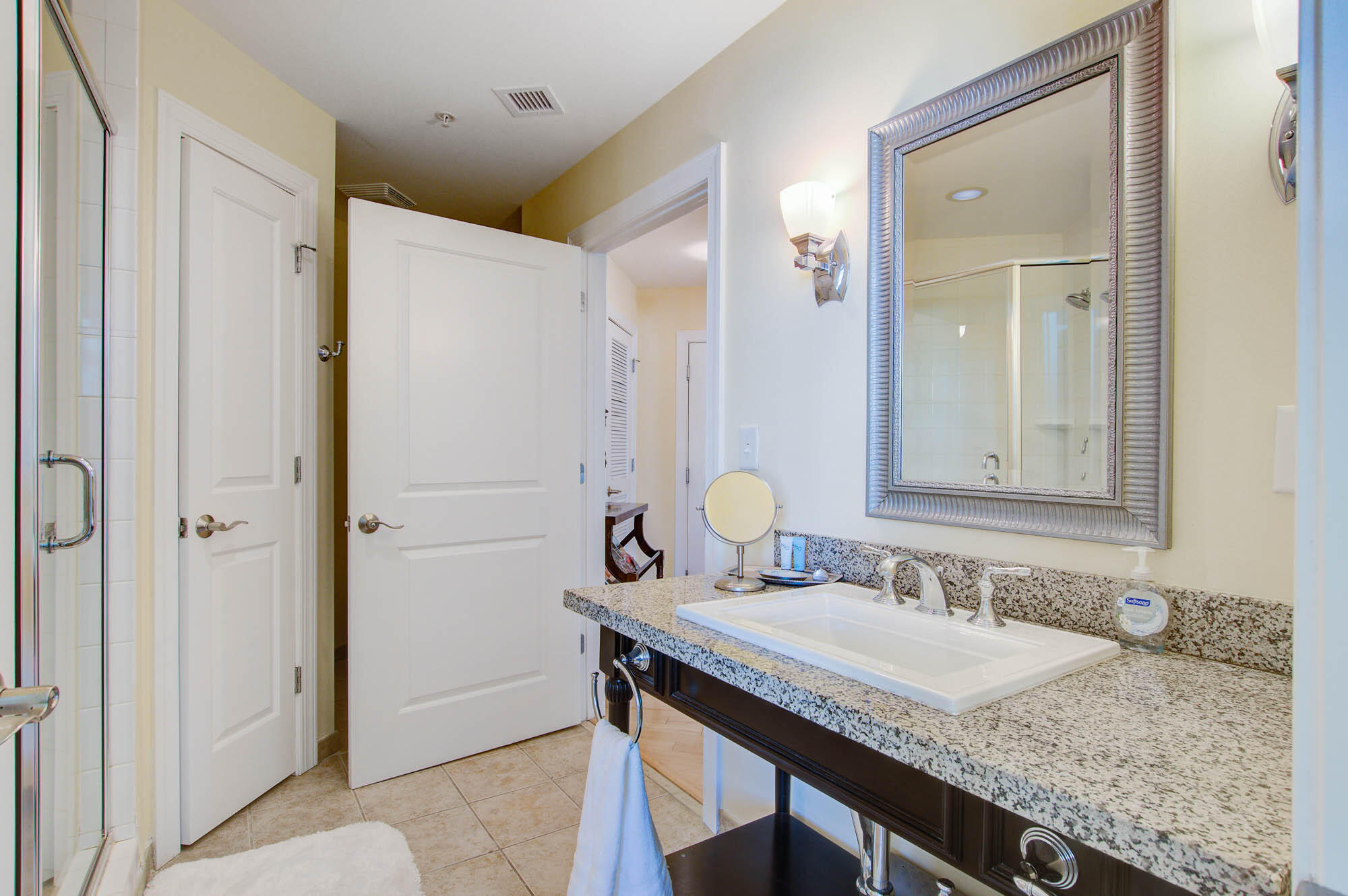5802 Palmetto Drive Unit: B-502