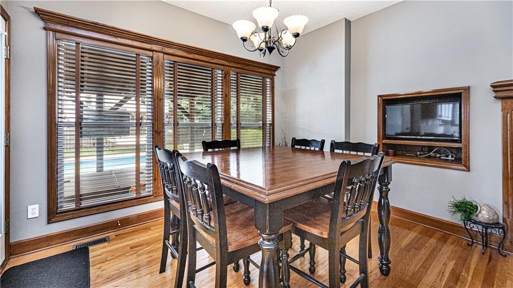 110 Lamplighter Lane