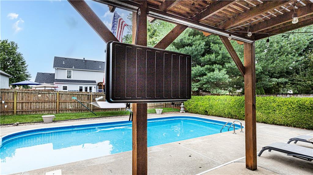 110 Lamplighter Lane