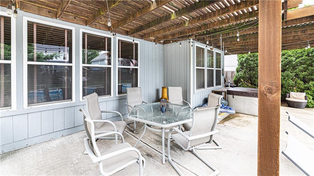 110 Lamplighter Lane