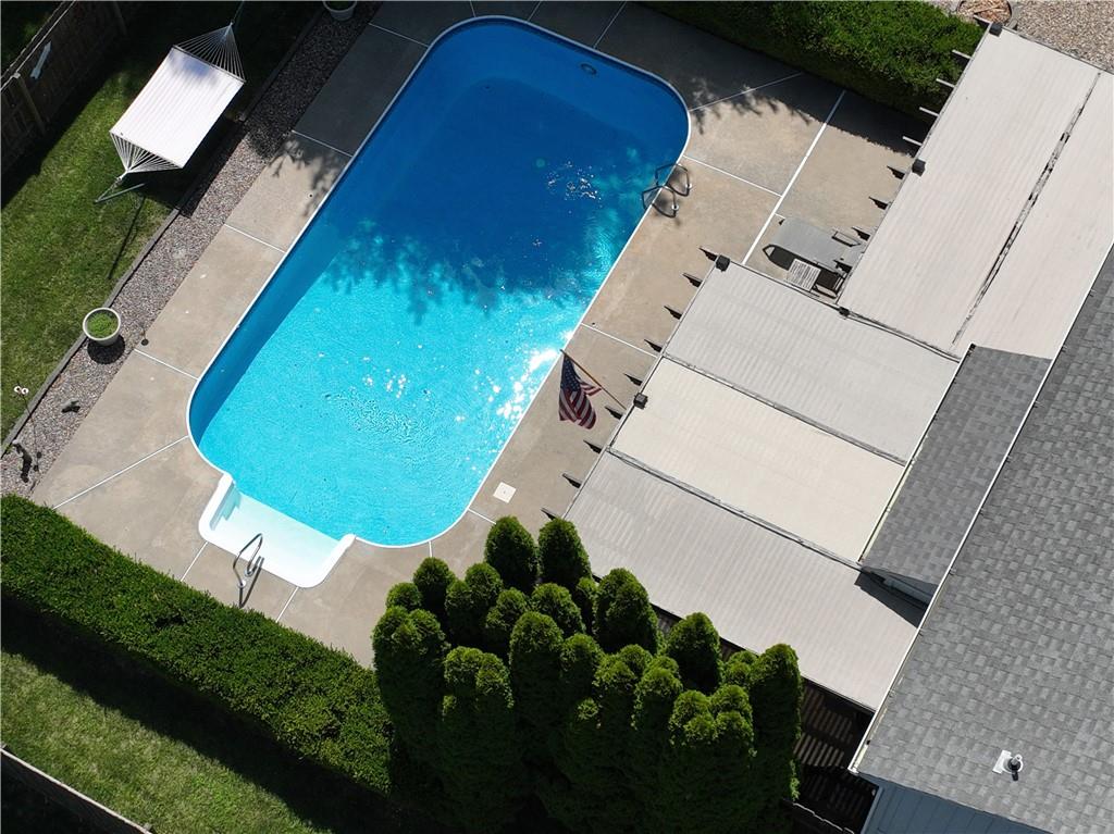 110 Lamplighter Lane