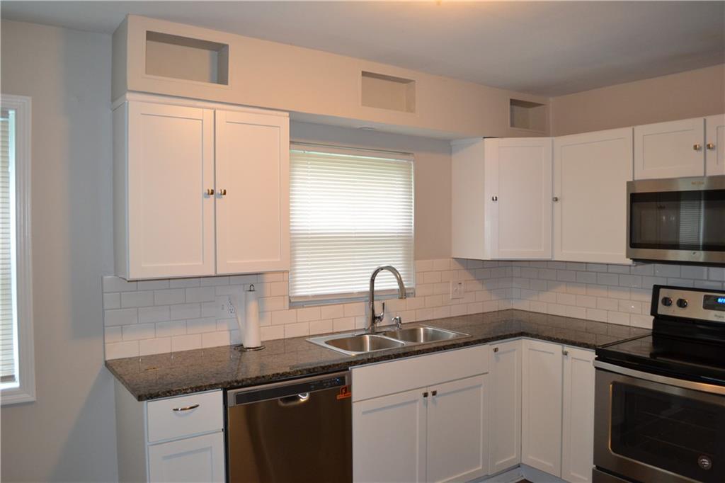 2716 N Walrond Avenue