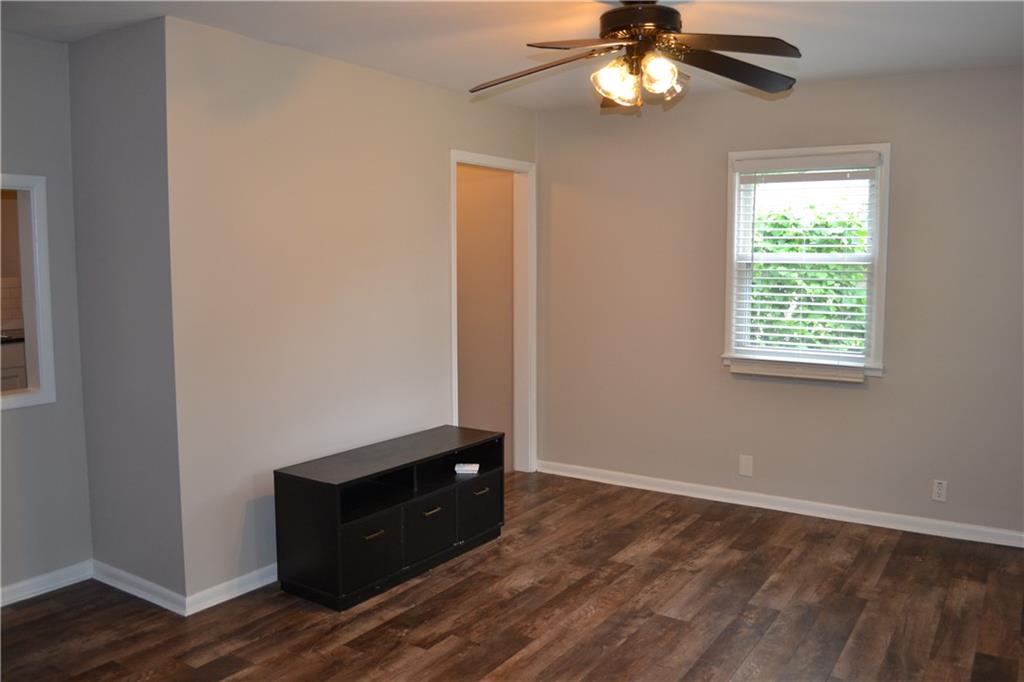 2716 N Walrond Avenue