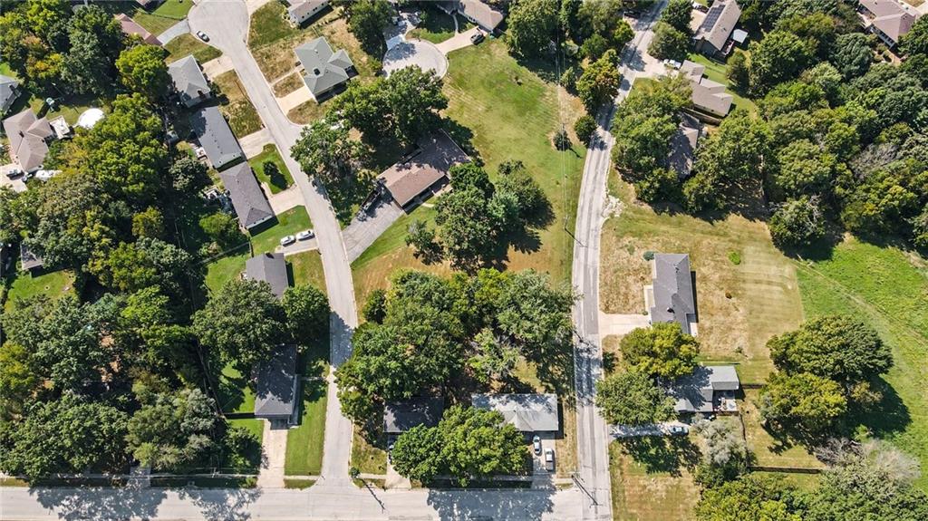 00 Maple Drive