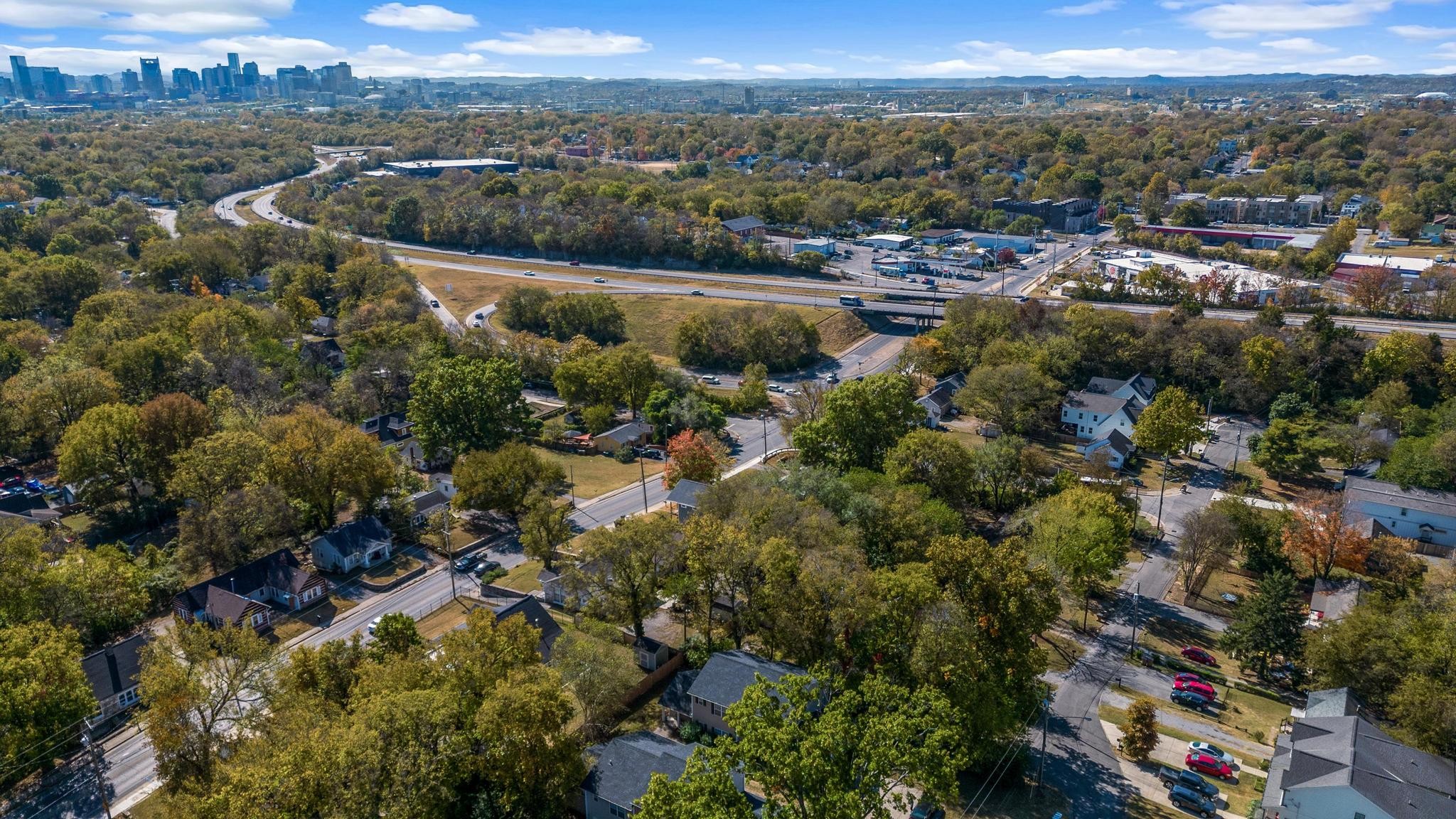 901 Douglas Ave