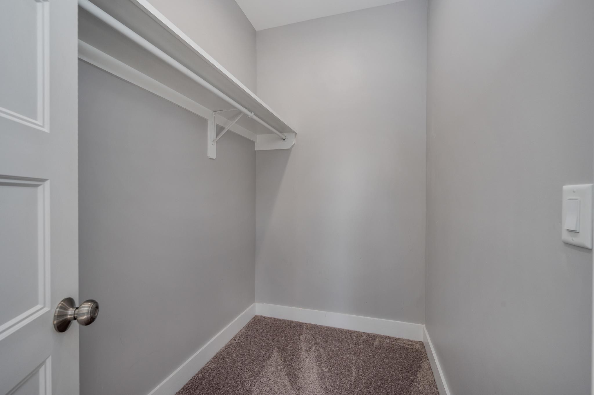901 Douglas Ave