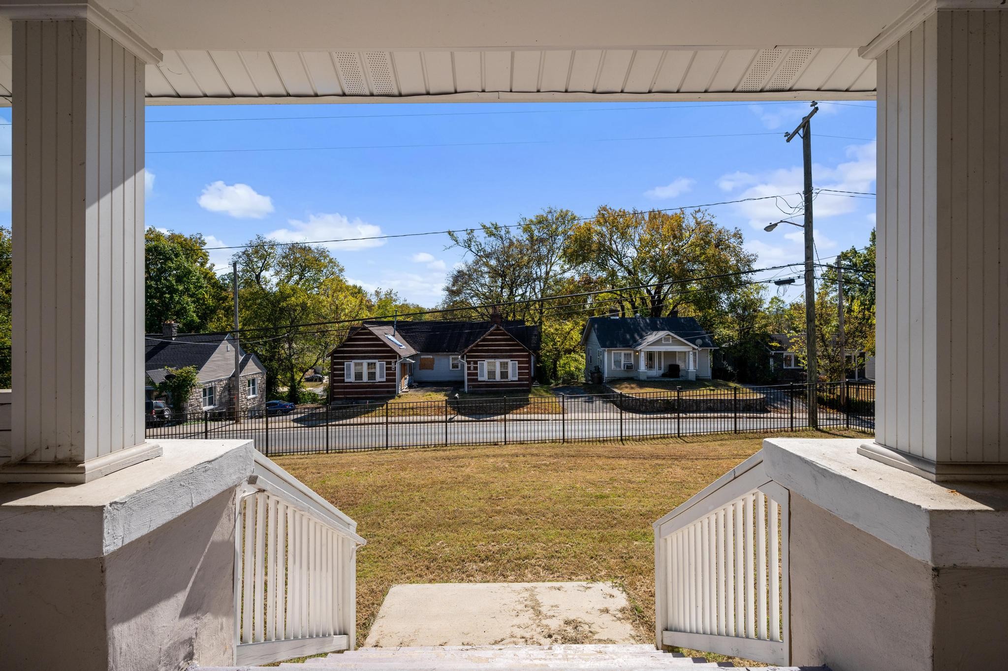 901 Douglas Ave