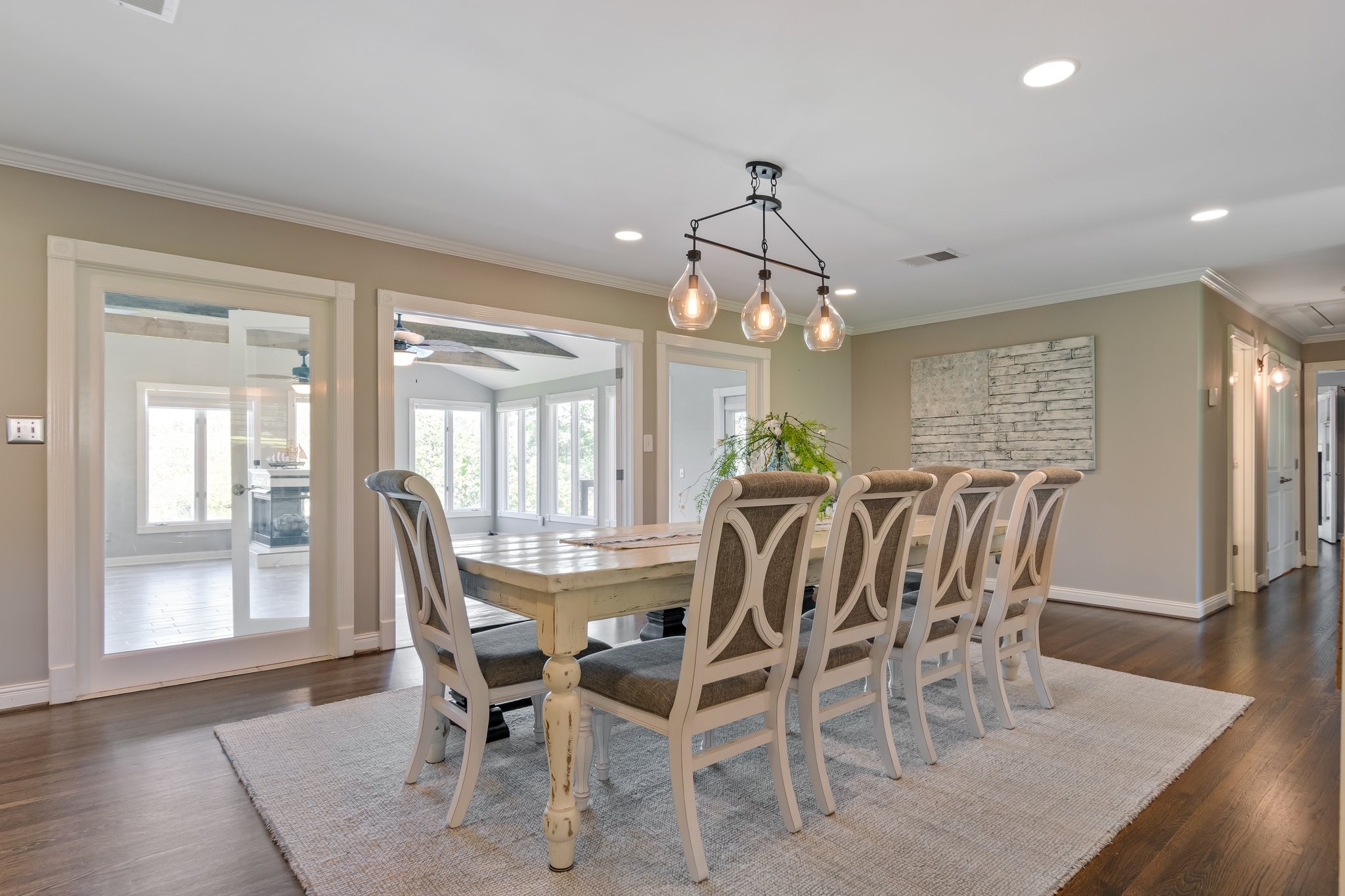 391 Lakeshore Dr
