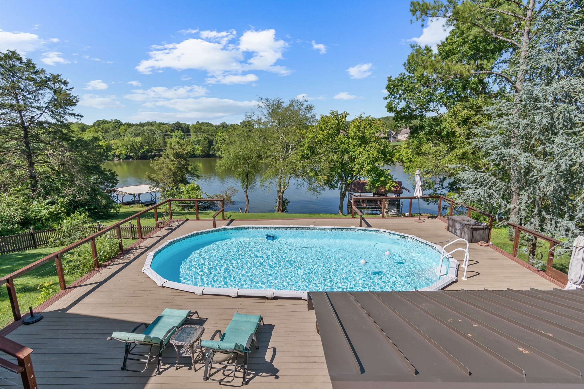 391 Lakeshore Dr