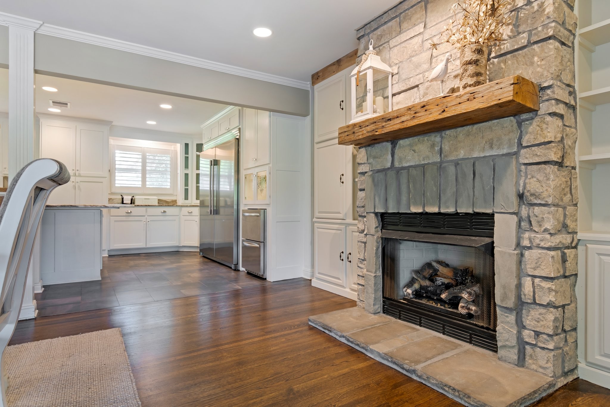 391 Lakeshore Dr