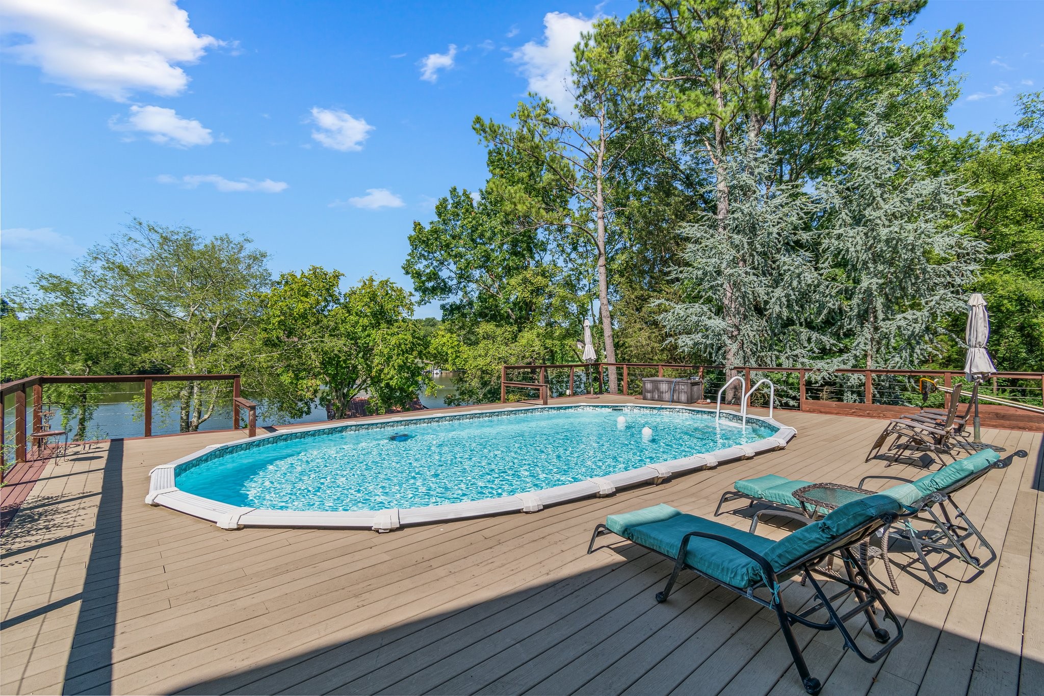 391 Lakeshore Dr