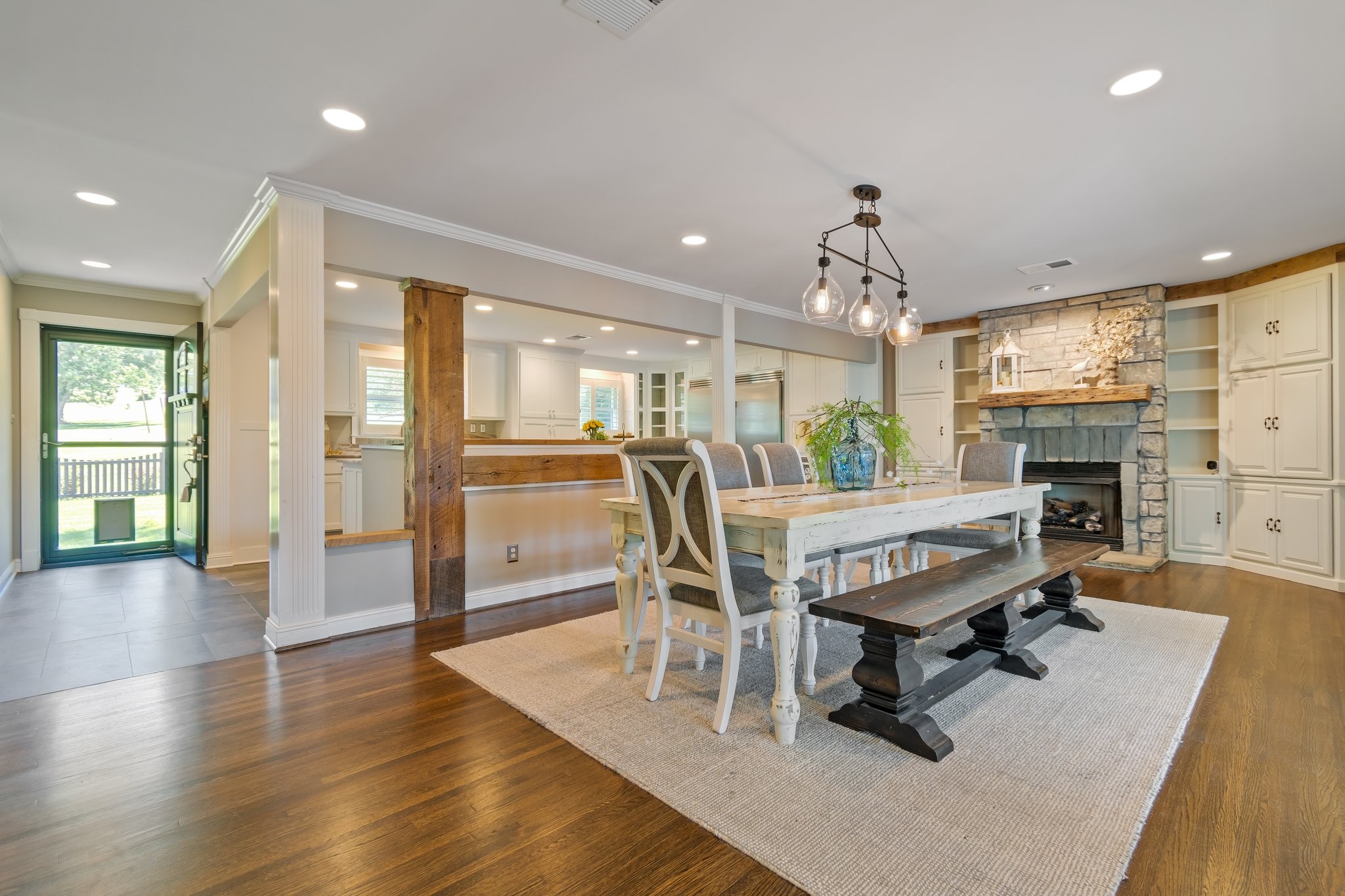 391 Lakeshore Dr