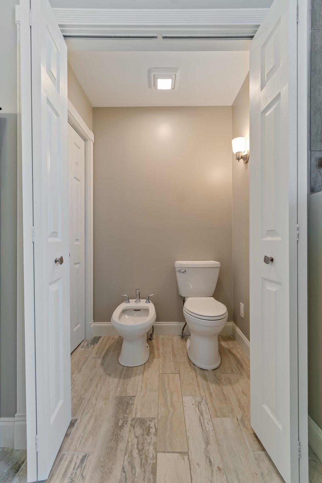 391 Lakeshore Dr