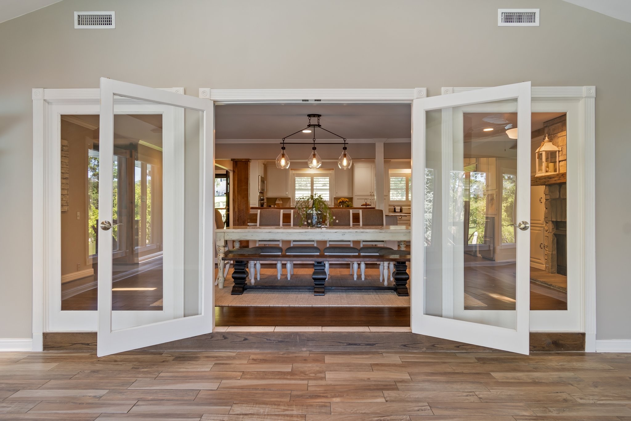 391 Lakeshore Dr