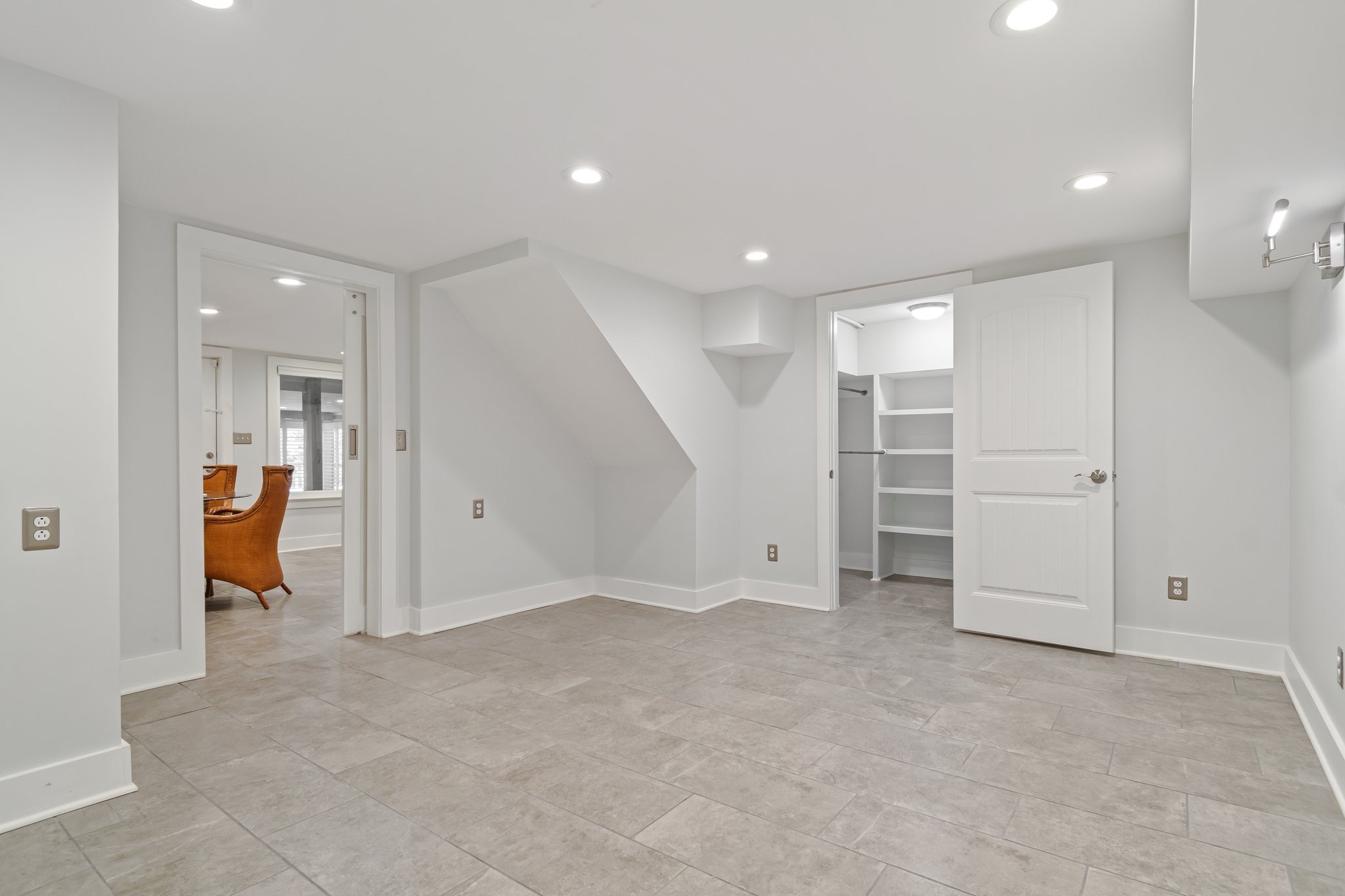 391 Lakeshore Dr