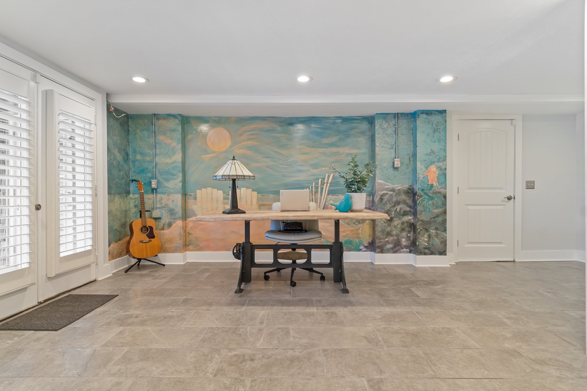 391 Lakeshore Dr