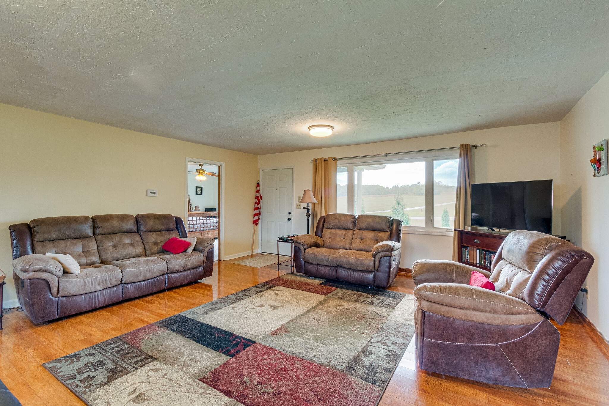 318 Woodland Dr