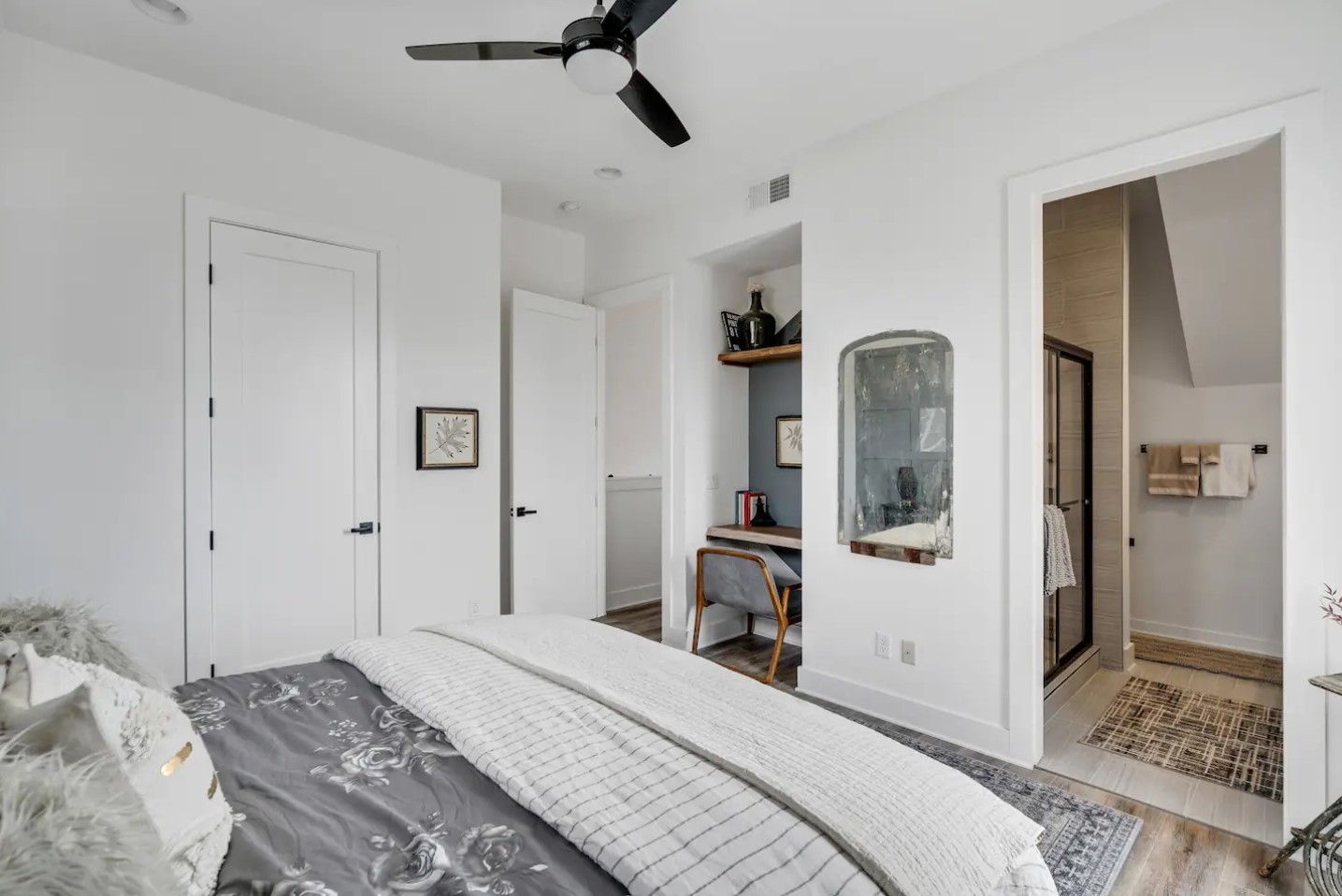 556 Rosedale Ave Unit: 5