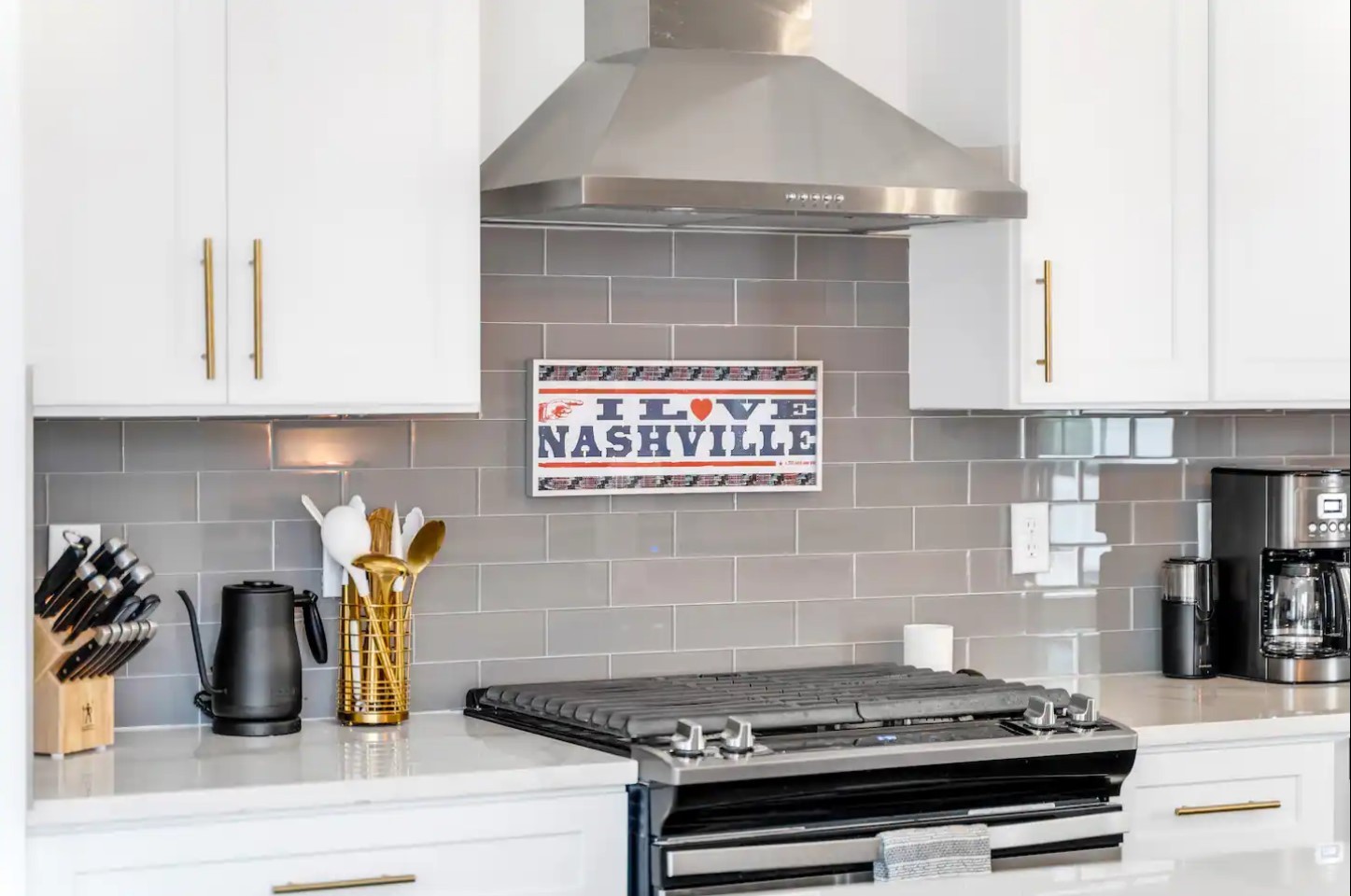556 Rosedale Ave Unit: 5