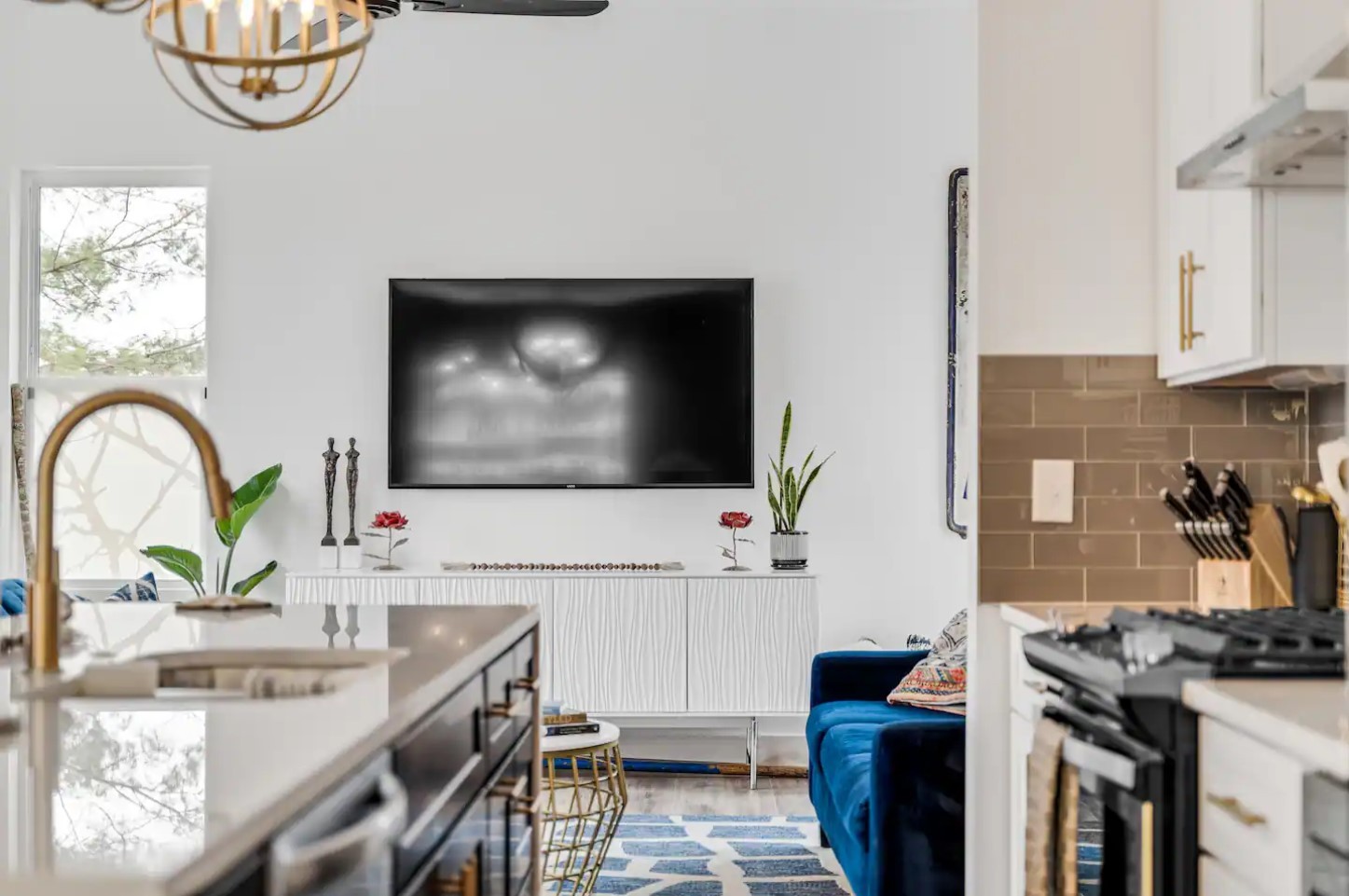 556 Rosedale Ave Unit: 5