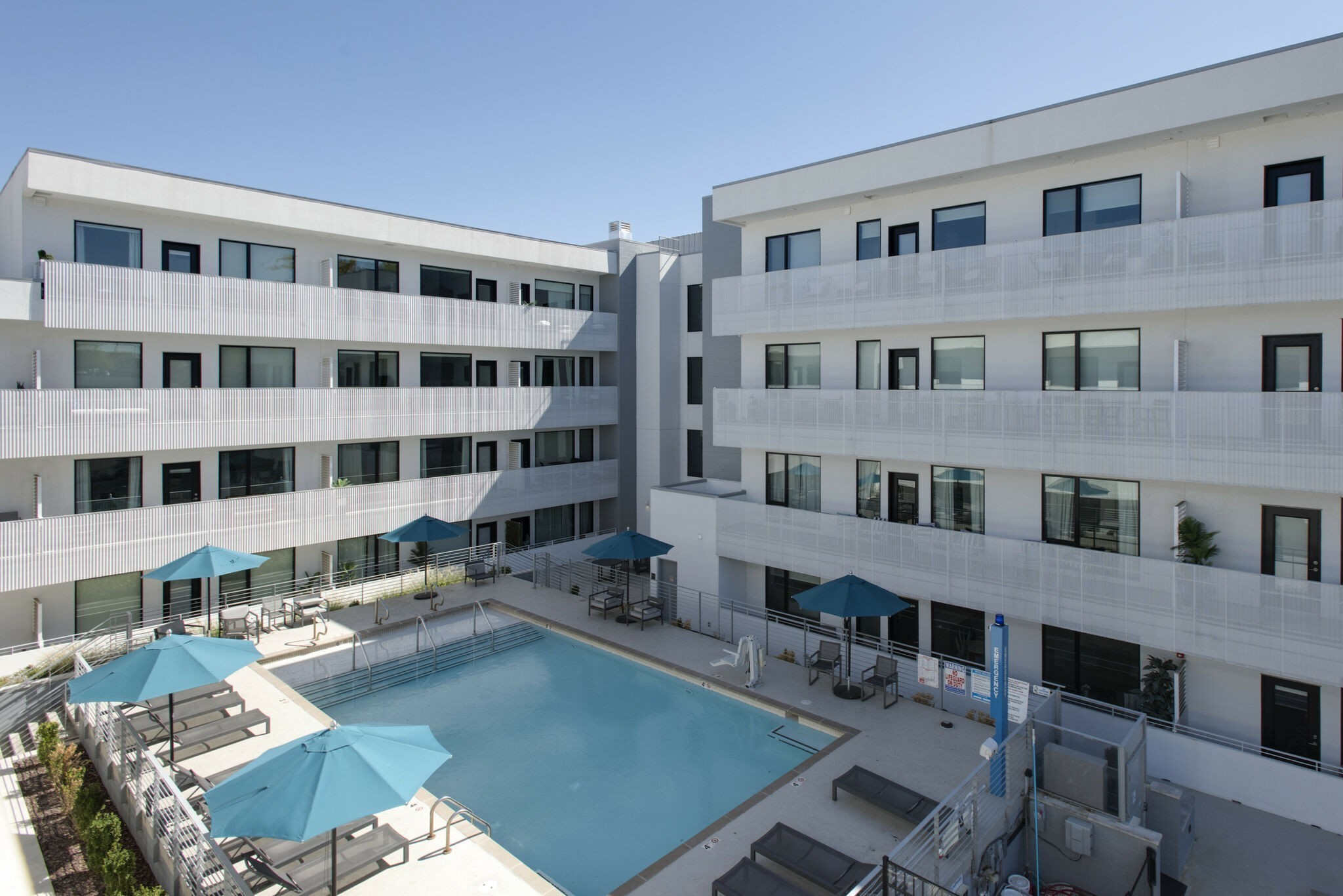 920 South St Unit: 323