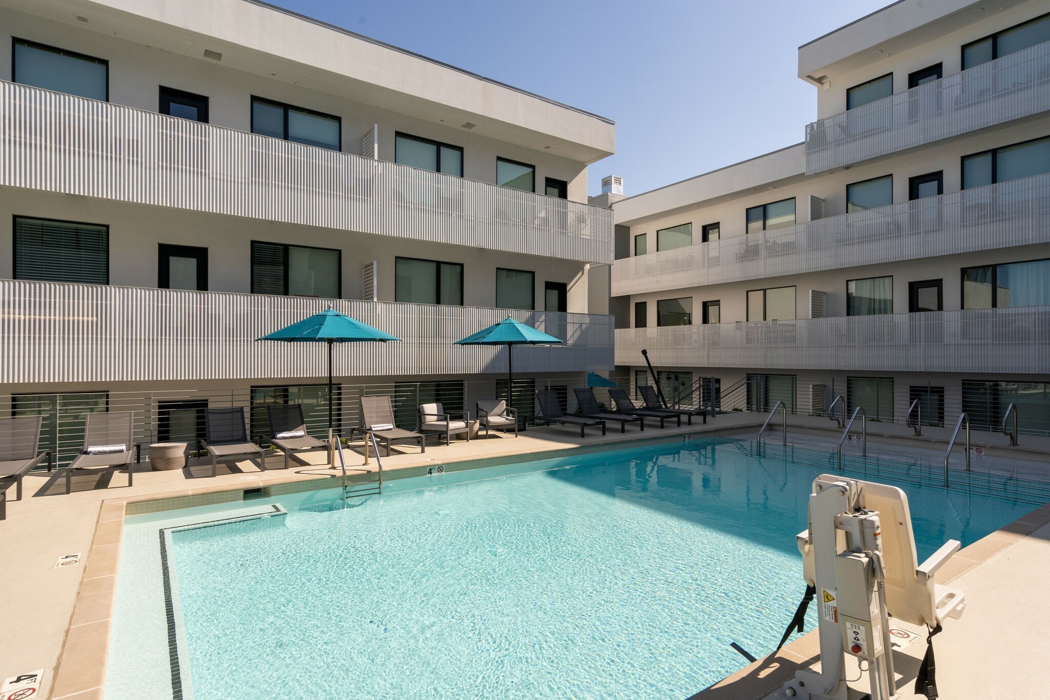 920 South St Unit: 323