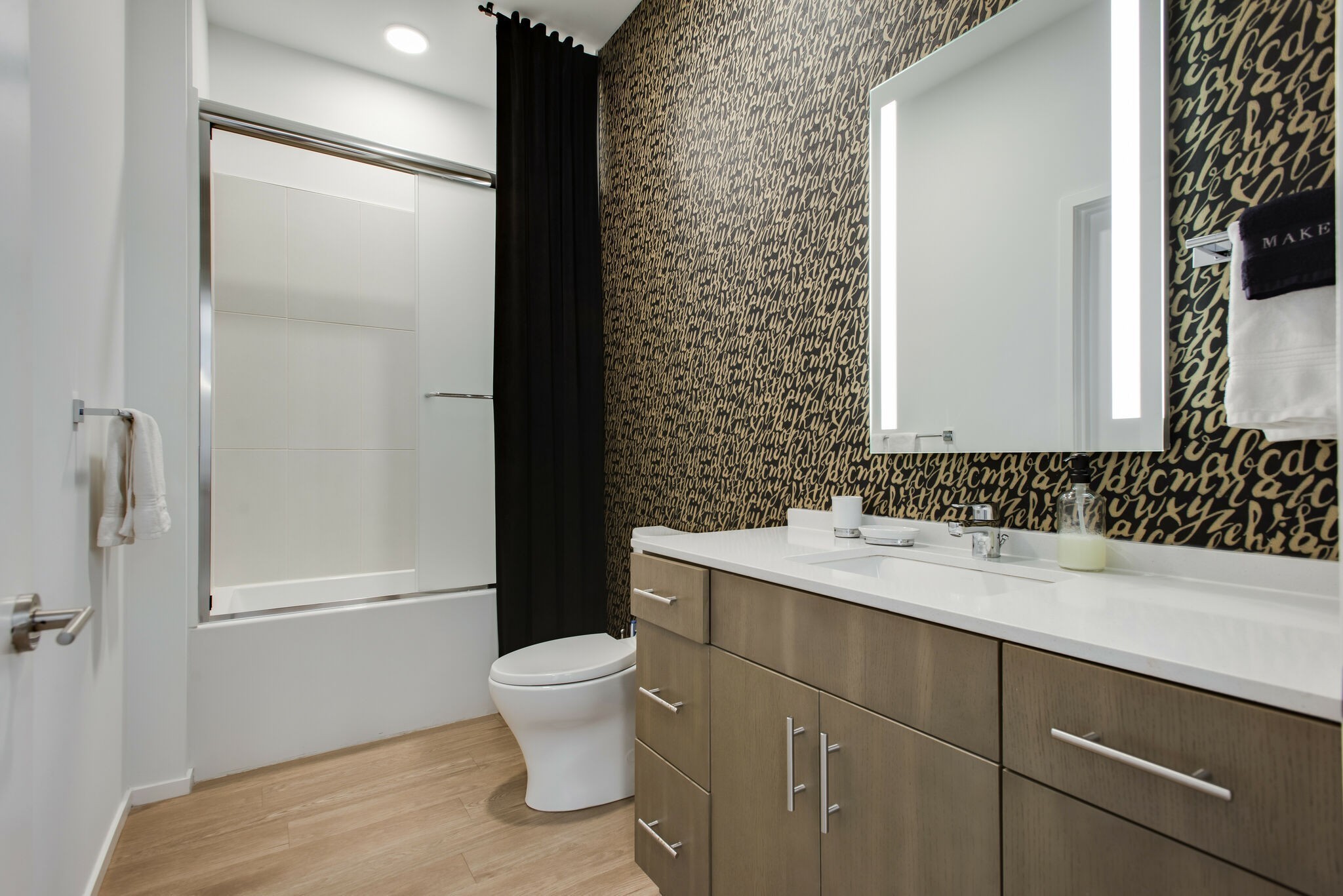 920 South St Unit: 323