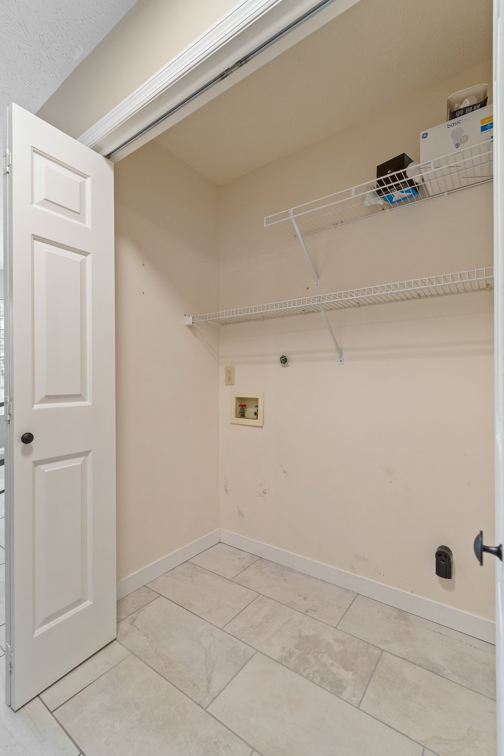1212 Crestfield Dr