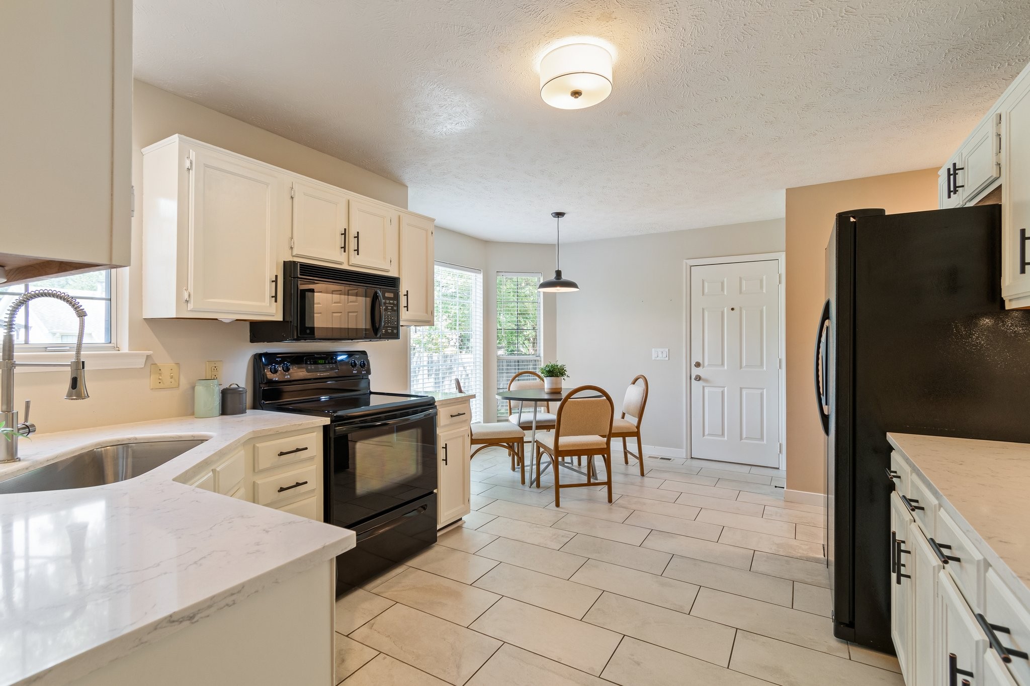 1212 Crestfield Dr