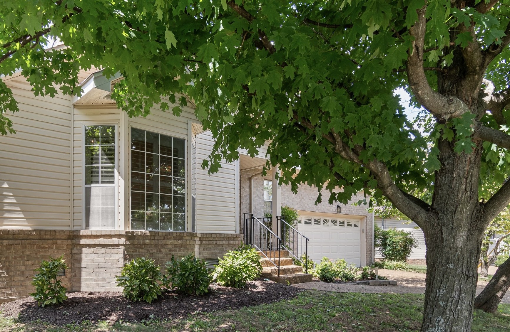 1212 Crestfield Dr
