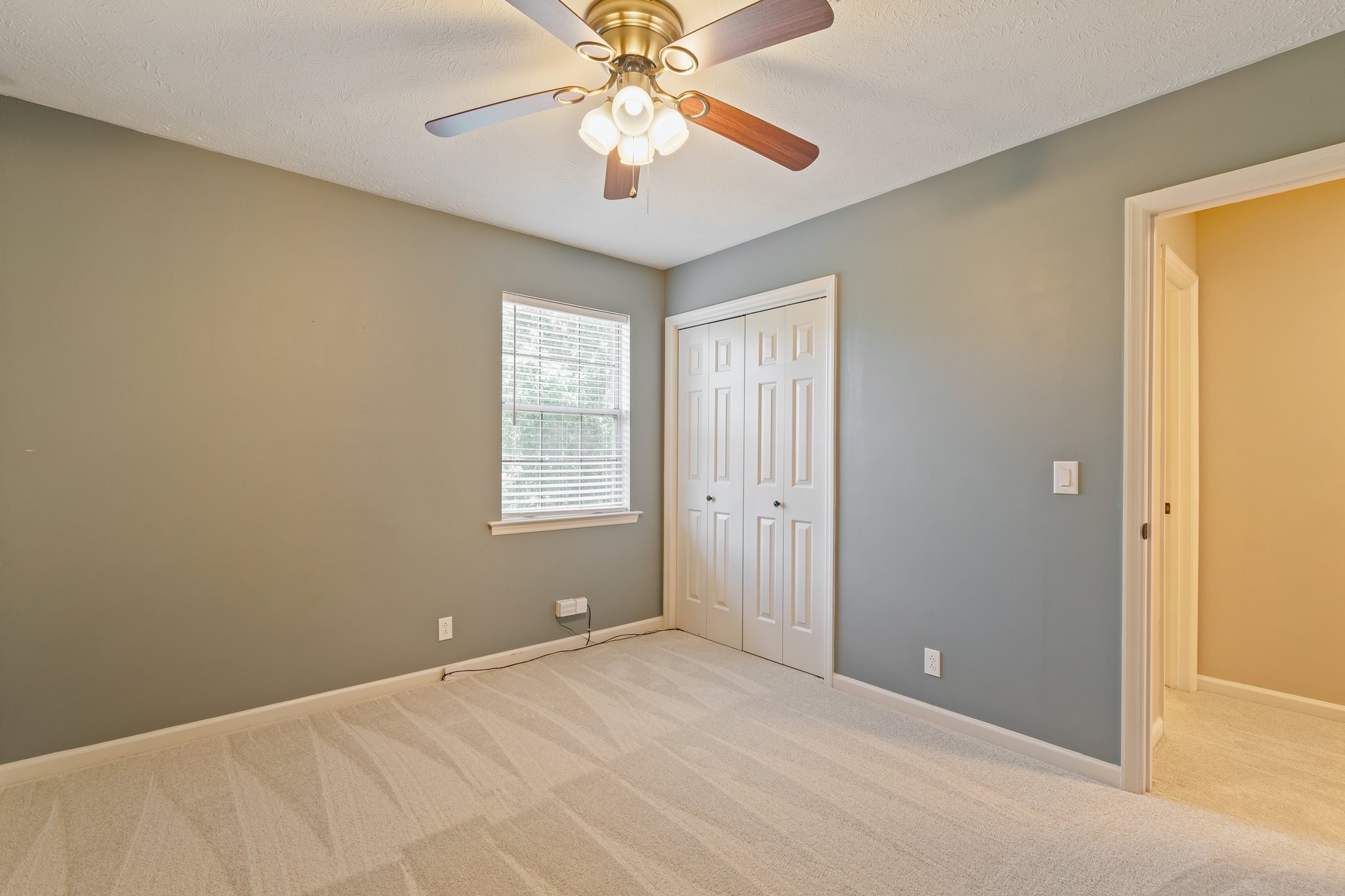 1212 Crestfield Dr