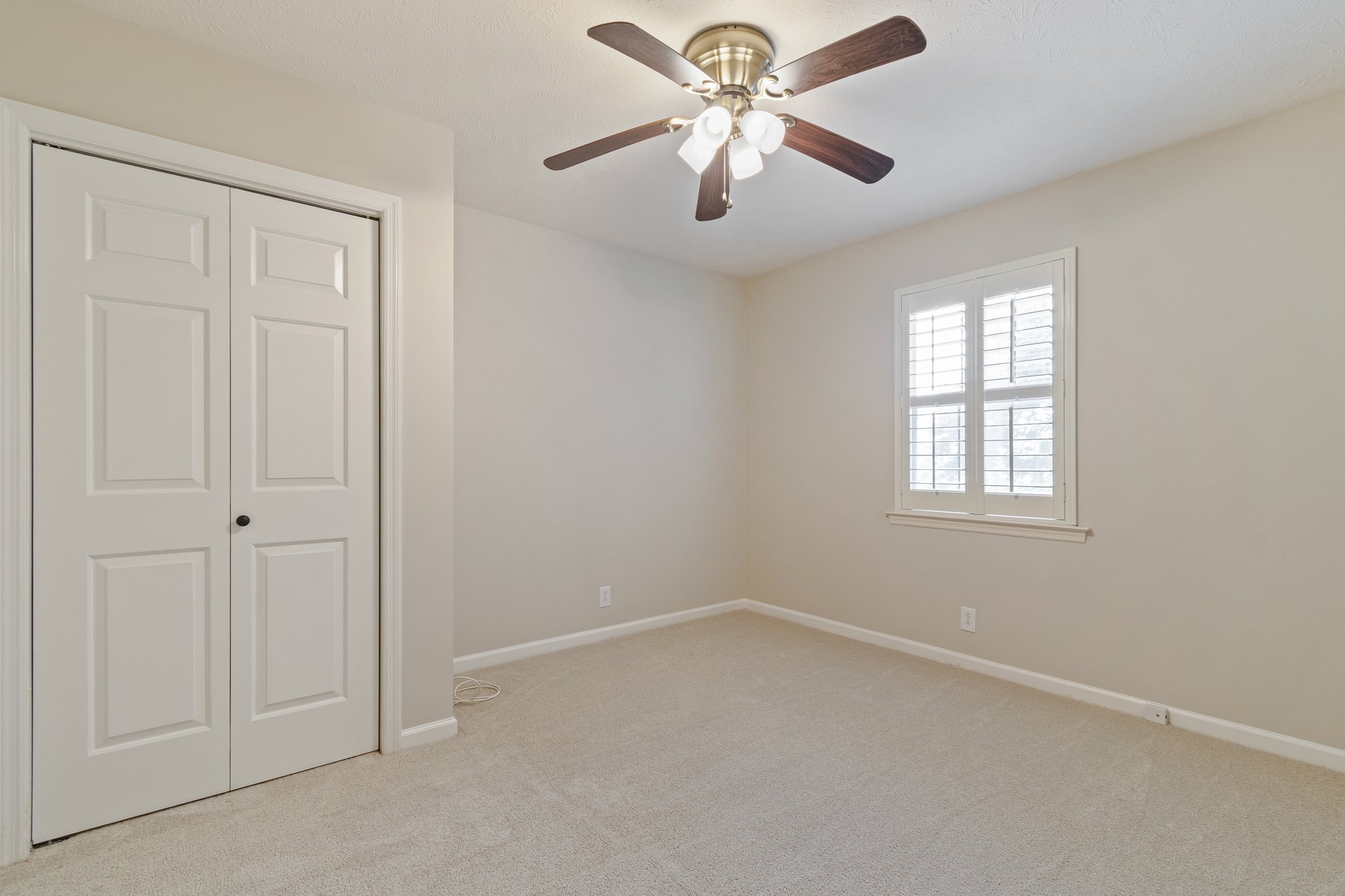 1212 Crestfield Dr