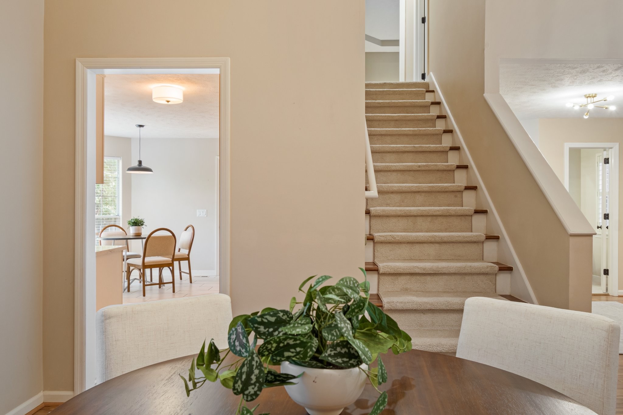 1212 Crestfield Dr