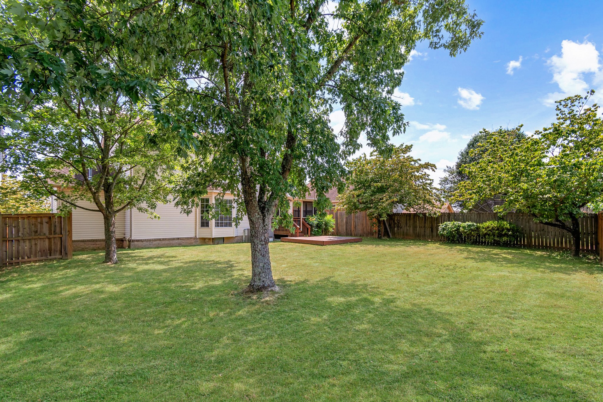 1212 Crestfield Dr