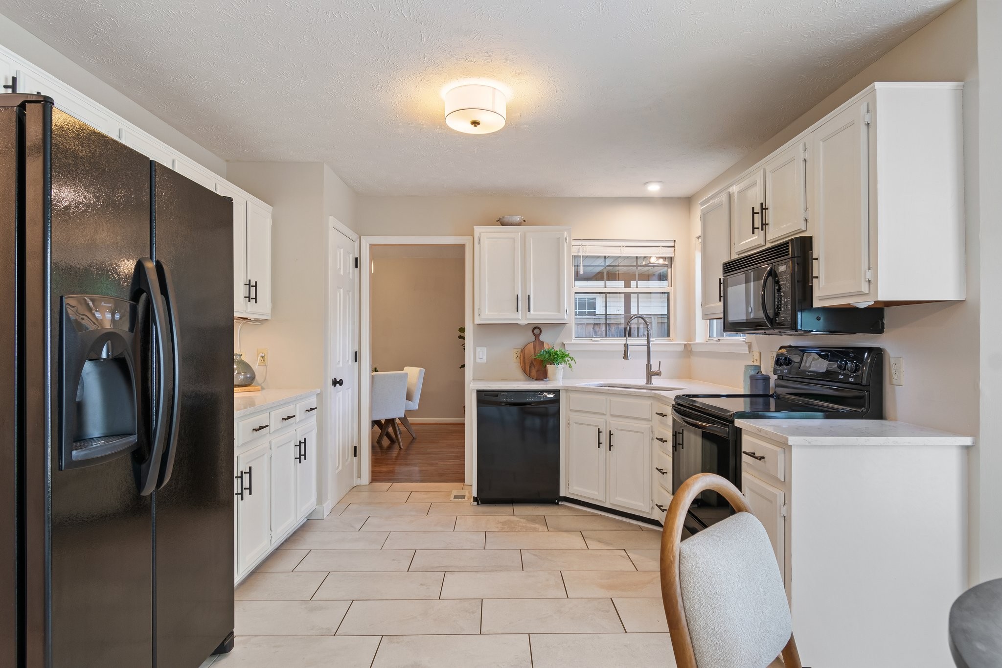1212 Crestfield Dr