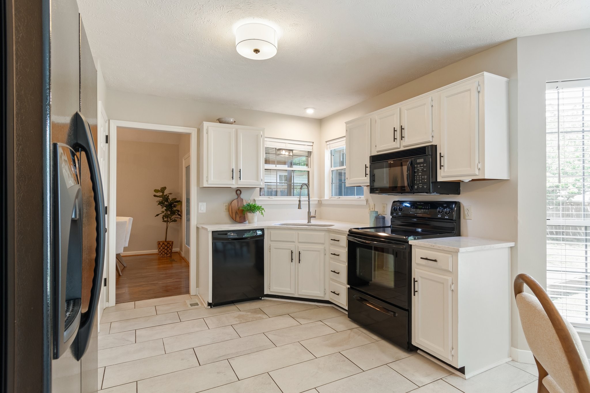 1212 Crestfield Dr