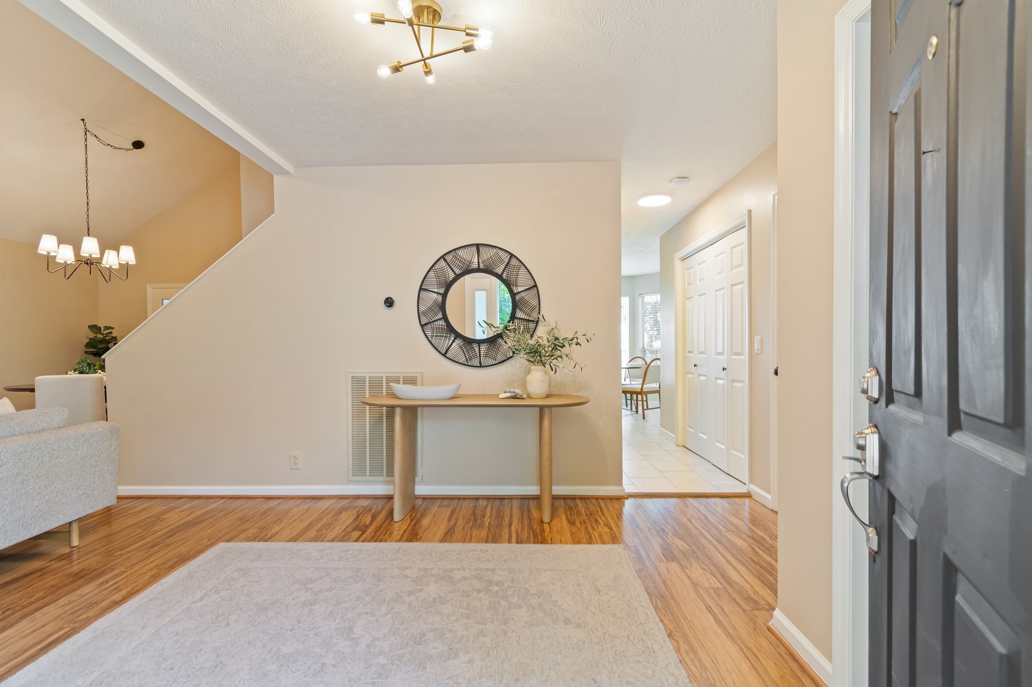 1212 Crestfield Dr