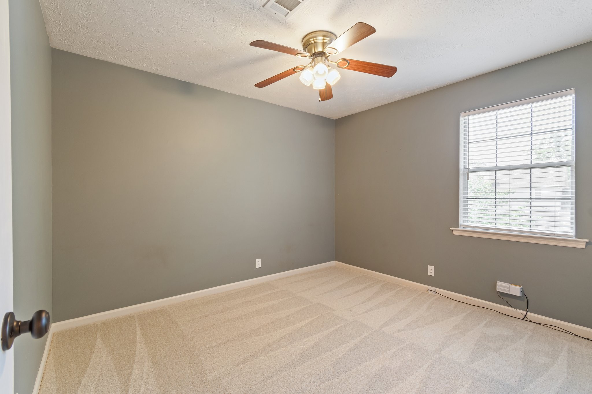 1212 Crestfield Dr