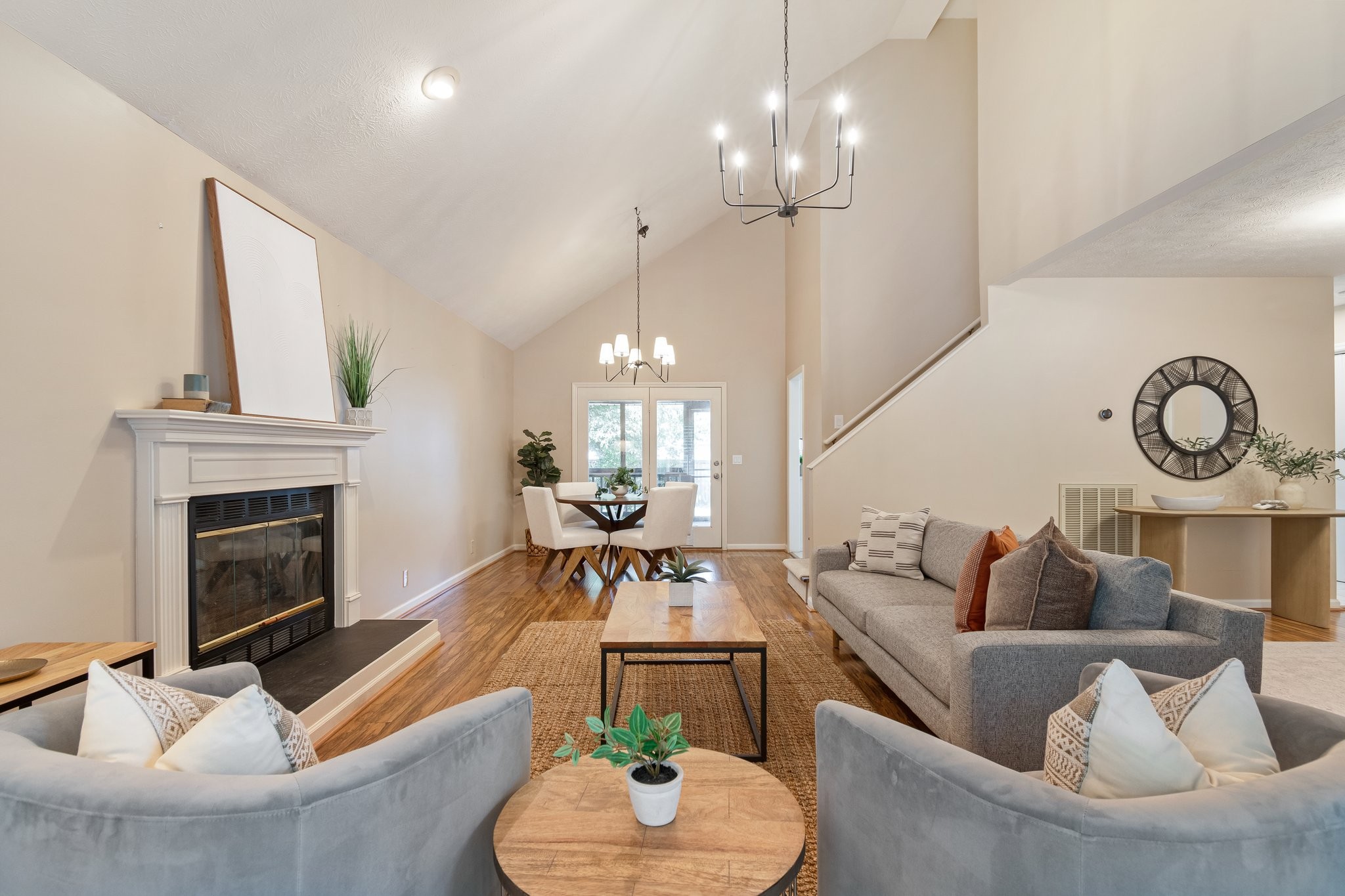 1212 Crestfield Dr