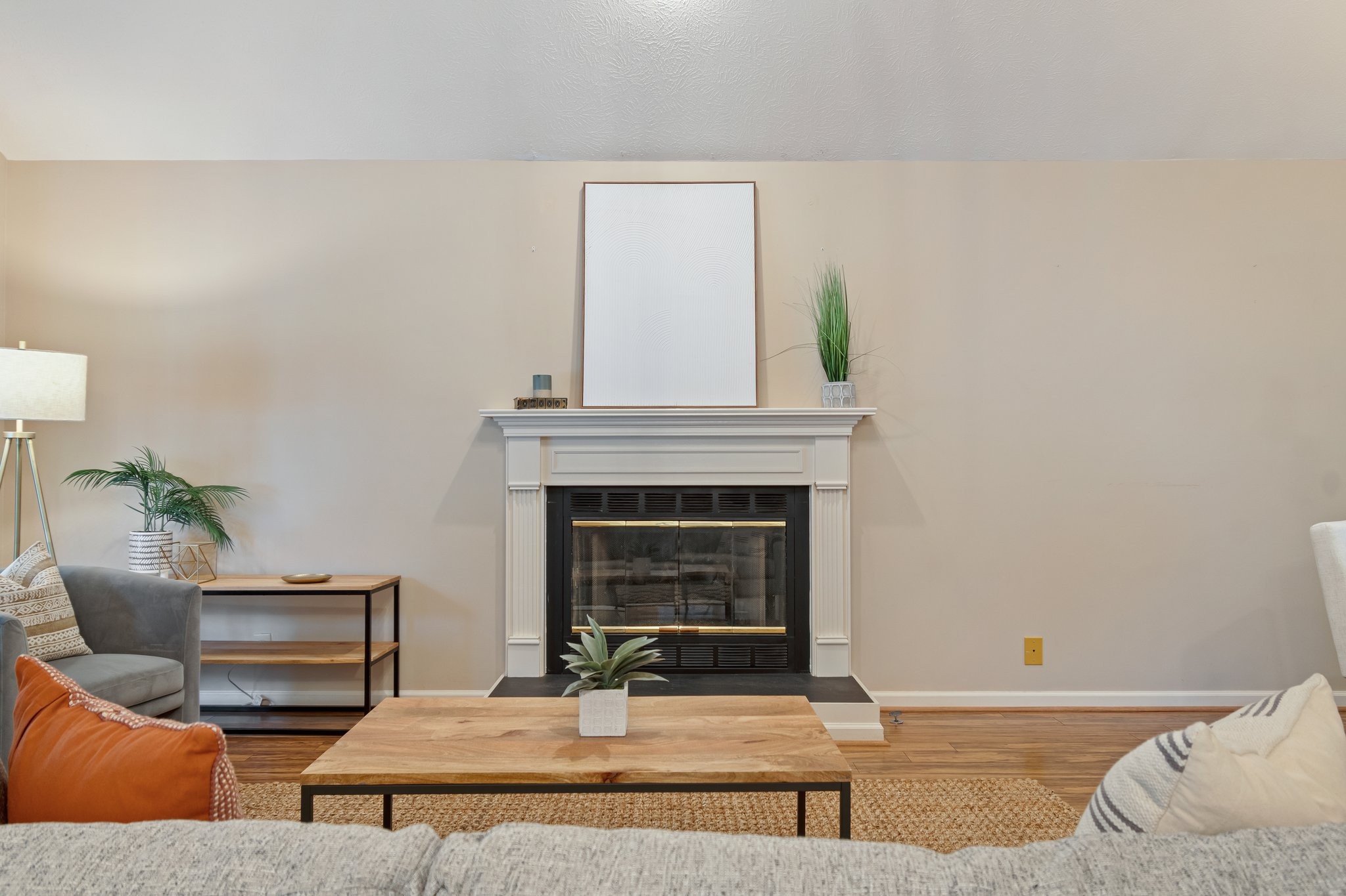 1212 Crestfield Dr