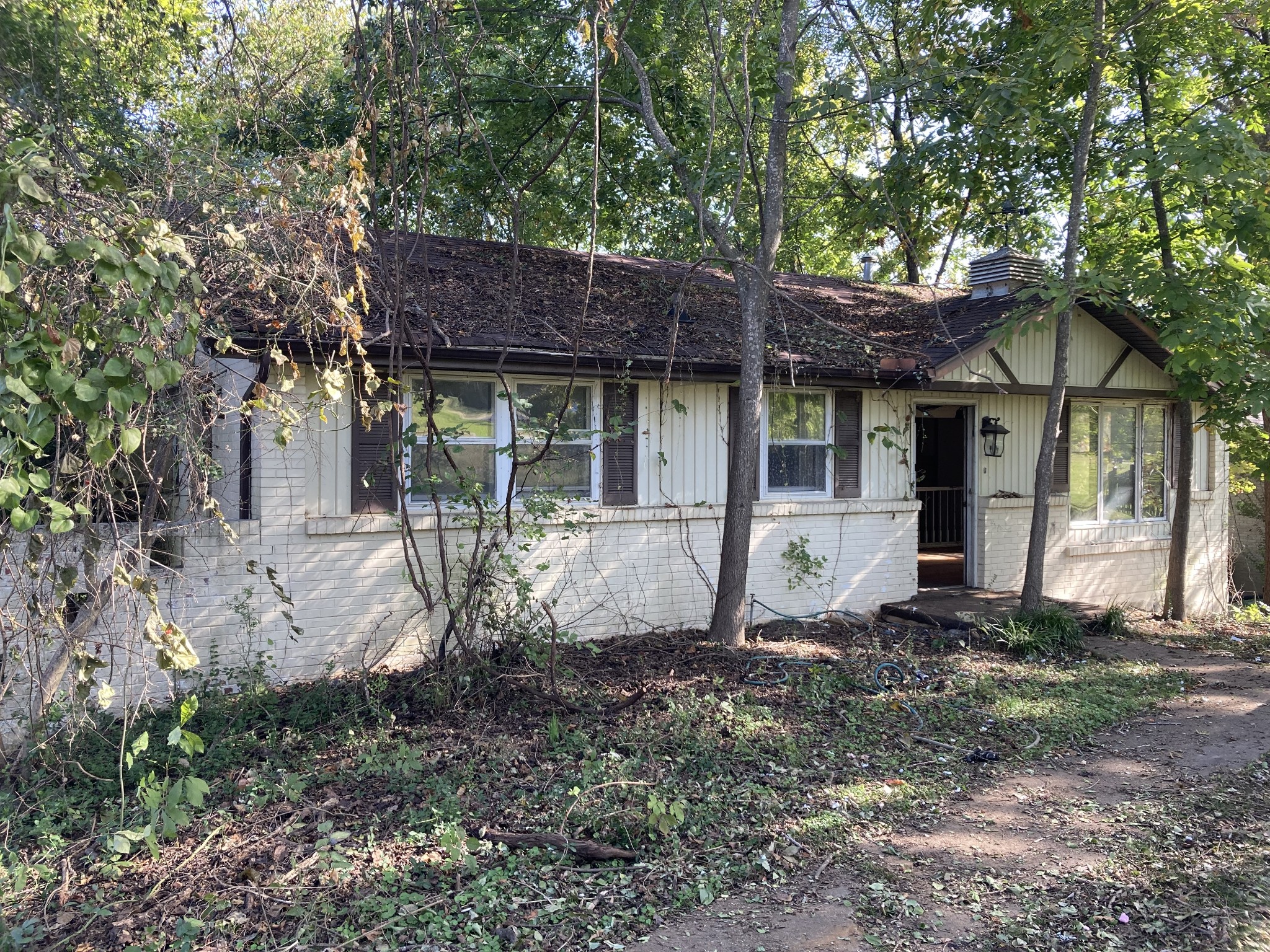 387 Lakeshore Dr