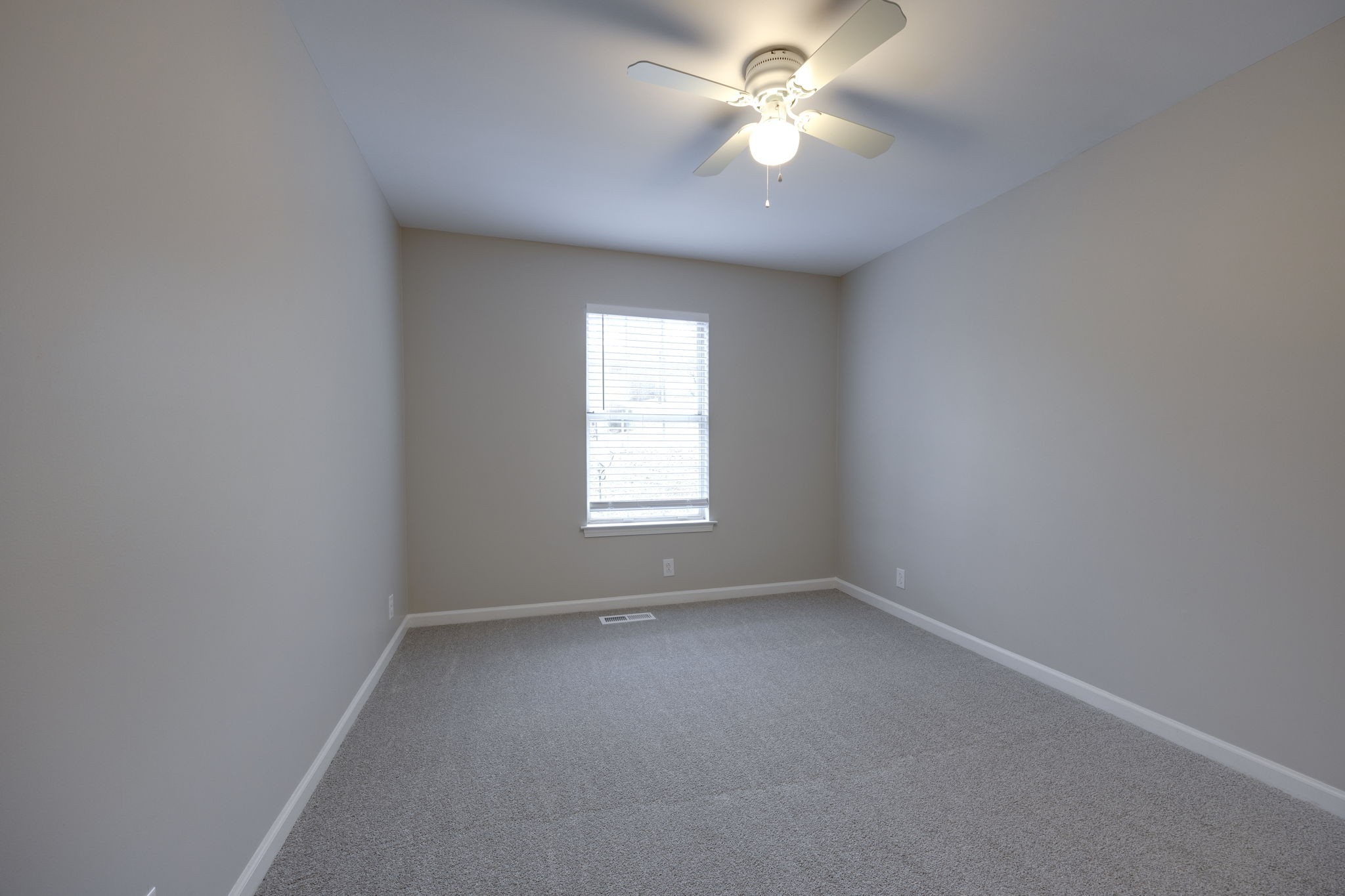 604 Ashlawn Ct