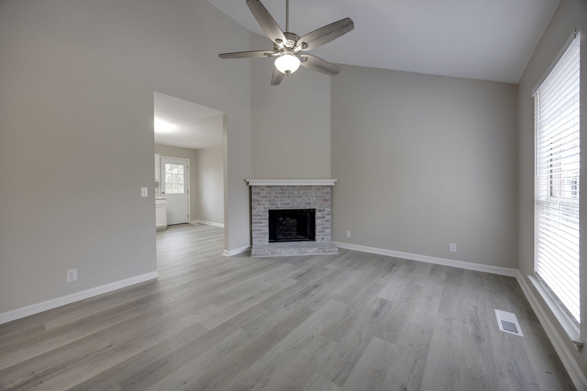 604 Ashlawn Ct