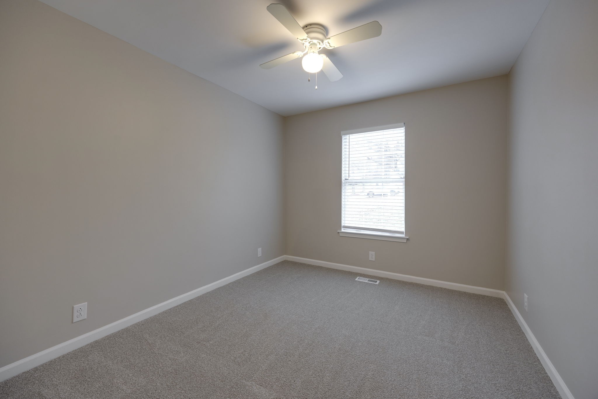 604 Ashlawn Ct