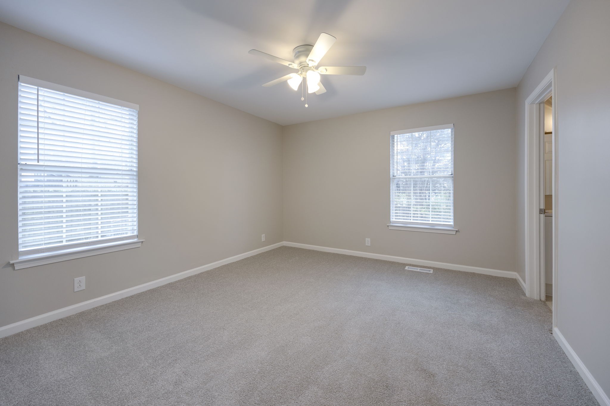604 Ashlawn Ct