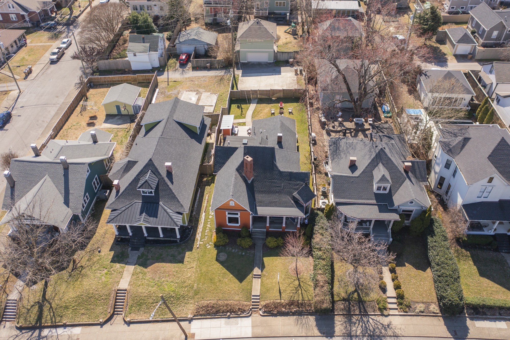 1208 Woodland St