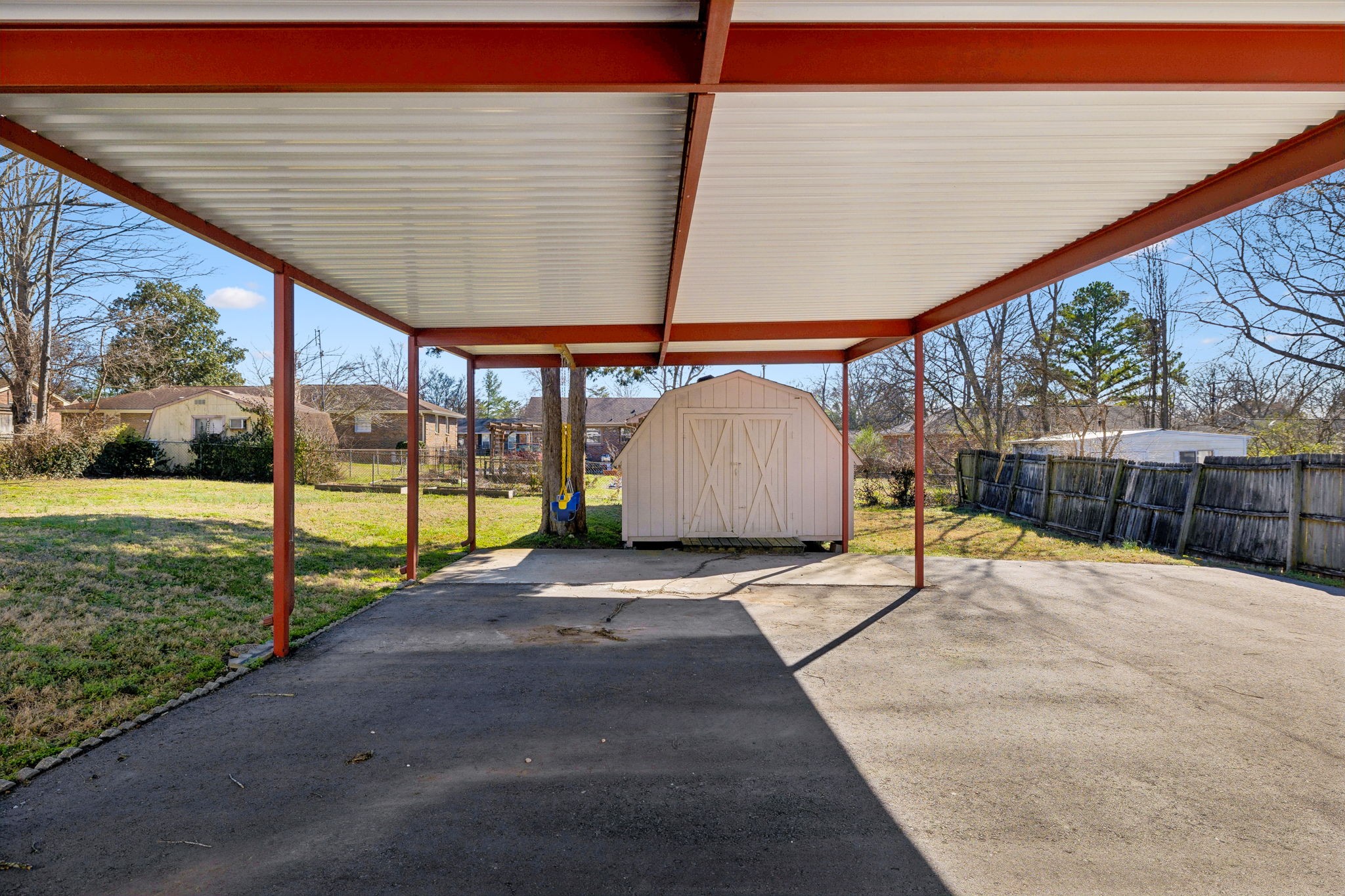 7427 Bridle Dr