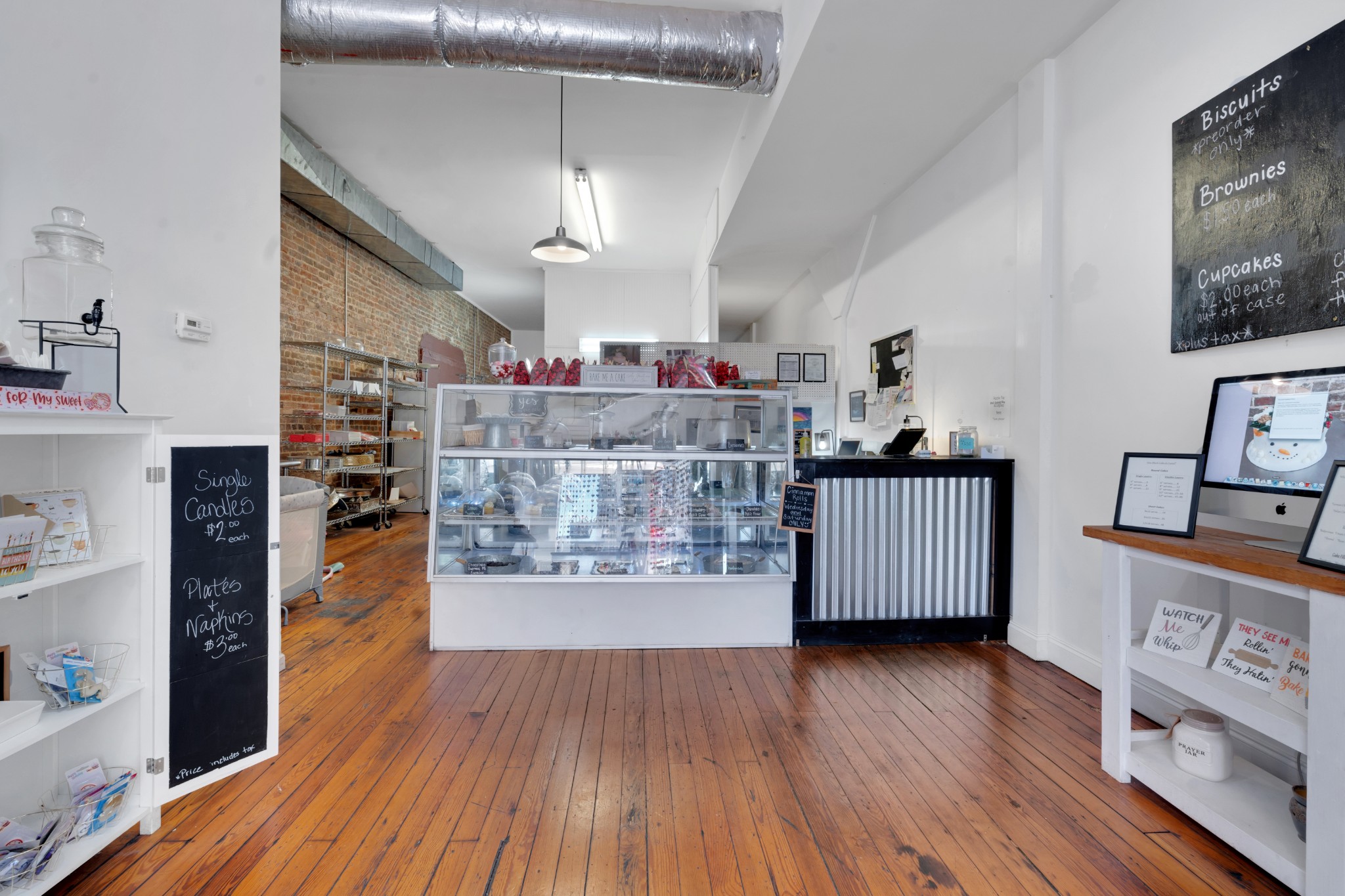 7 S College St