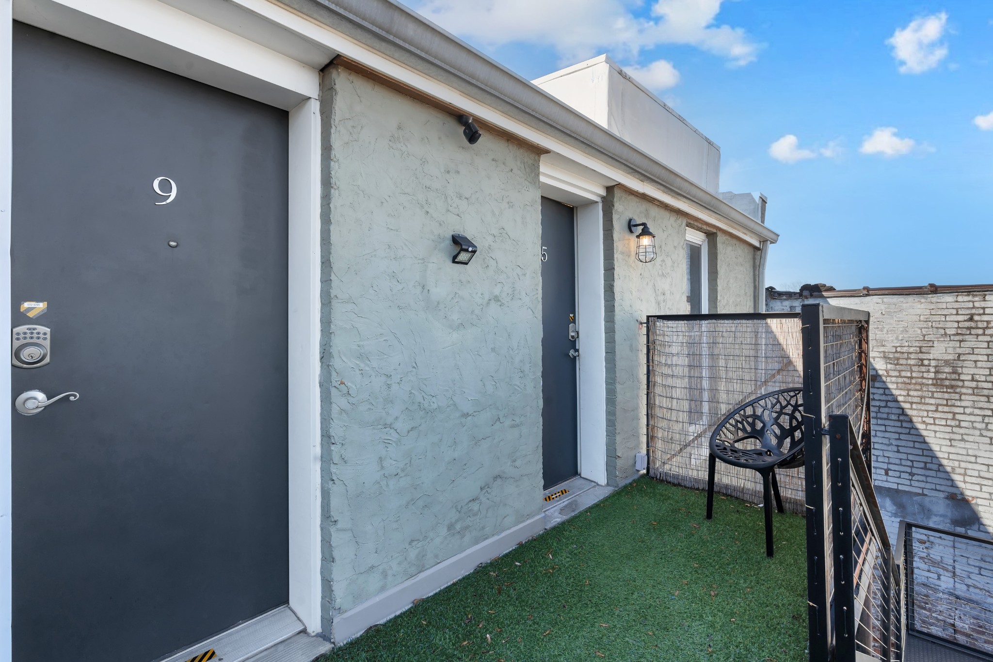 7 S College St