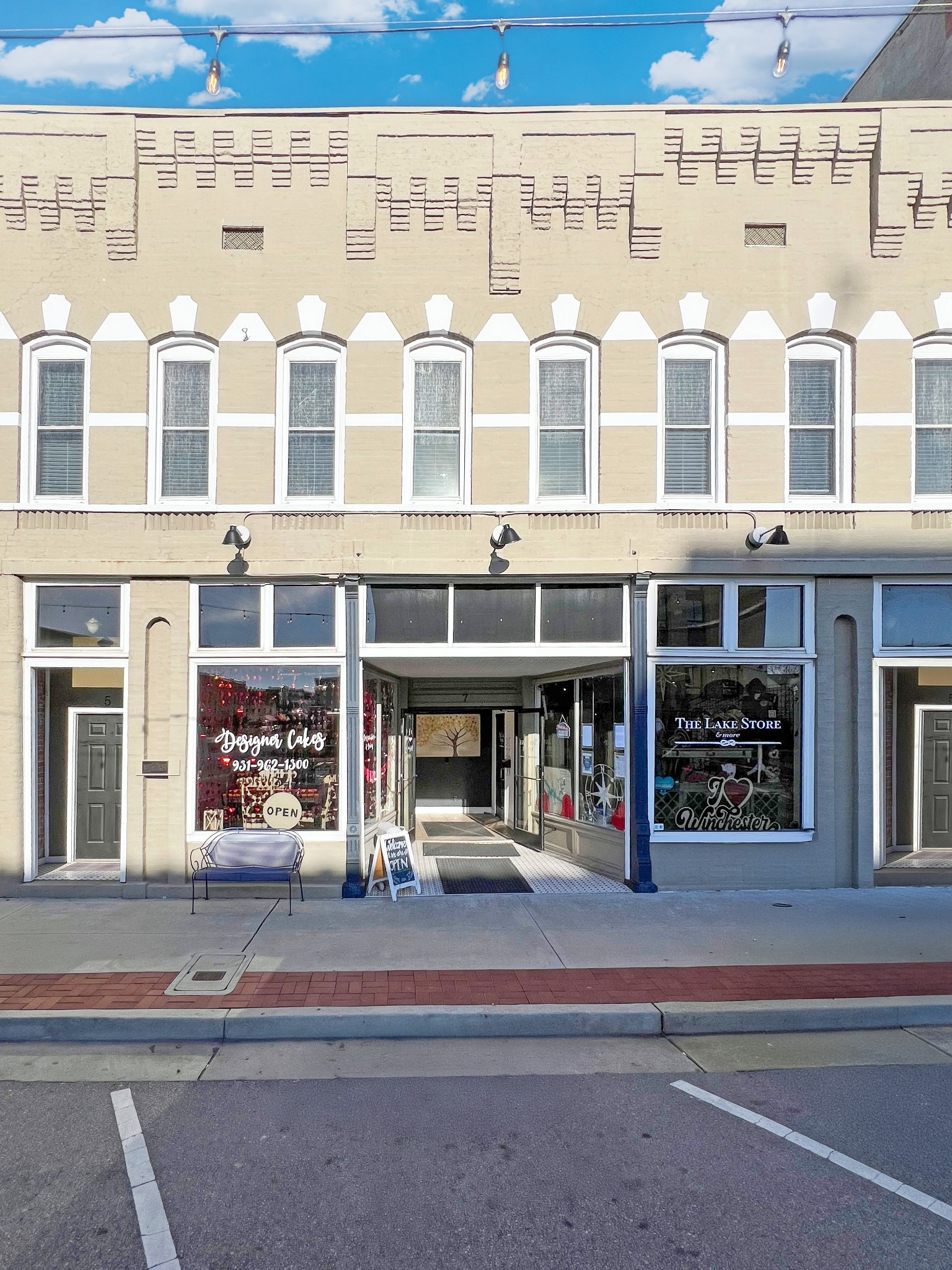 7 S College St